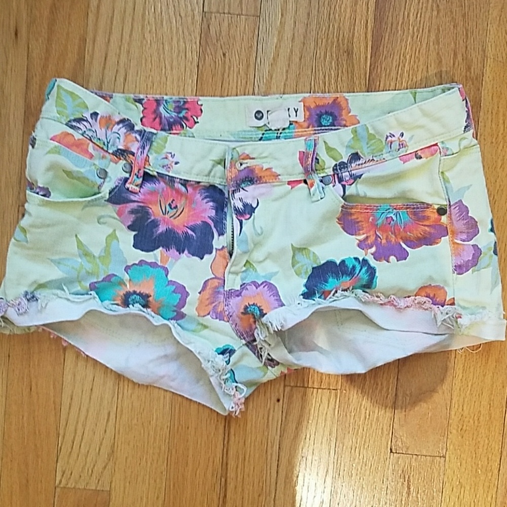 Floral roxy shorts